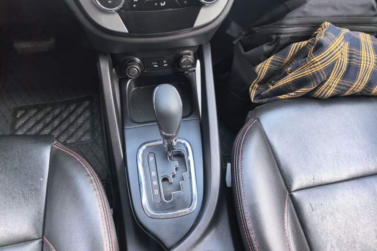 Used CHANGAN CS35 2015 1.6L Automatic Luxury Model China IV Standard