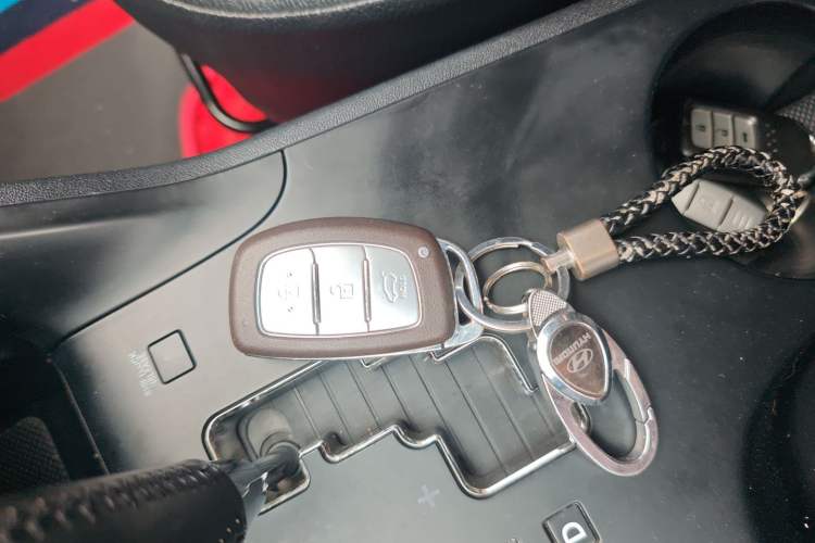 Used Hyundai ix35 2015 2.0L Automatic 2WD Smart Version China V Standard
