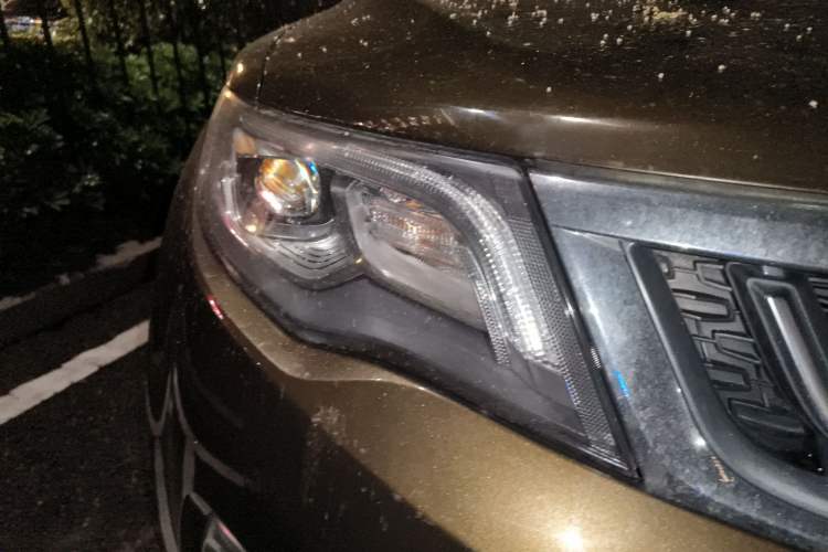 Used Geely Auto Emgrand X7 Sport 2016 1.8TD Manual Smart Edition Right Front Headlight