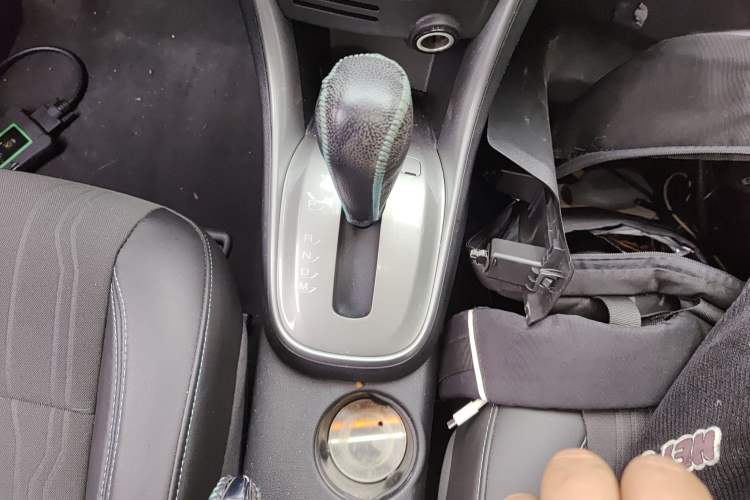 Used Chevrolet Trax 2014 1.4T Automatic Two-Wheel Drive Luxury Model Gear Lever