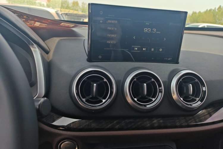 Used Wey VV5 2017 2.0T Flagship Edition Audio And AC Panel