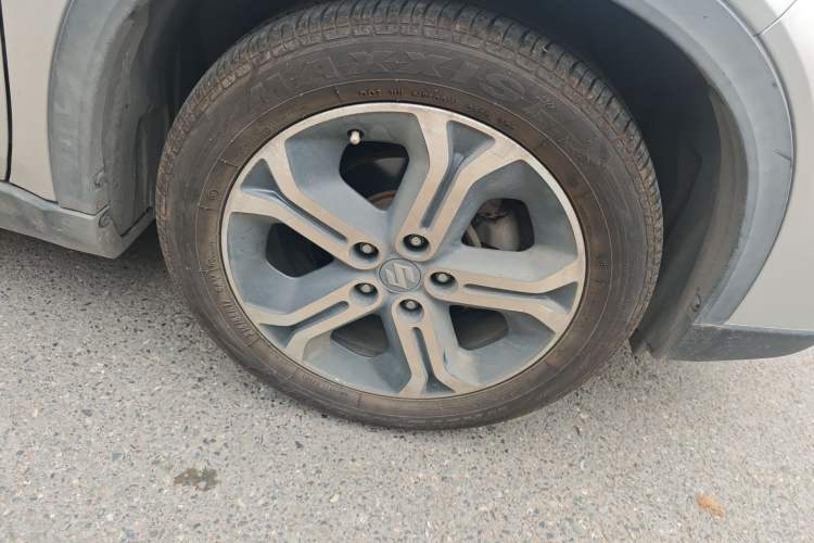 Used Suzuki Vitara 2016 1.4T Automatic Two-Wheel Drive Elite Model Right Front Wheel Hub