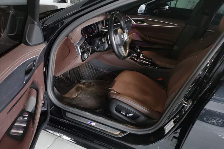 Used BMW 5 Series 2022 Second Facelift 530Li Leading Edition M Sport Package
