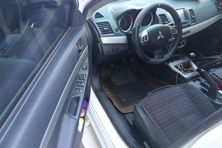 Used Mitsubishi Lancer EX 2015 1.8L Manual ZhiShang Edition China IV Driver Seat