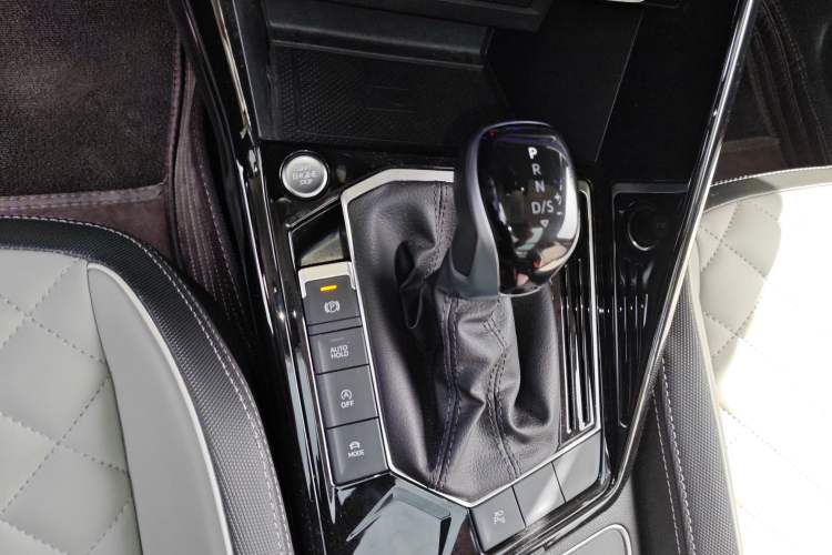 Used Volkswagen Tayron 2023 330TSI Two-Wheel-Drive R-Line High-Energy Version Gear Lever