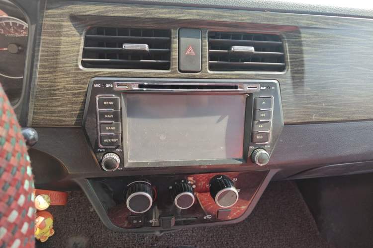 Used Jinbei Hiace X30 2013 1.3L Standard Version
