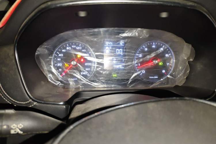 Used Roewe RX5 2016 20T Two-Wheel Drive Automatic Internet Smart Edition
