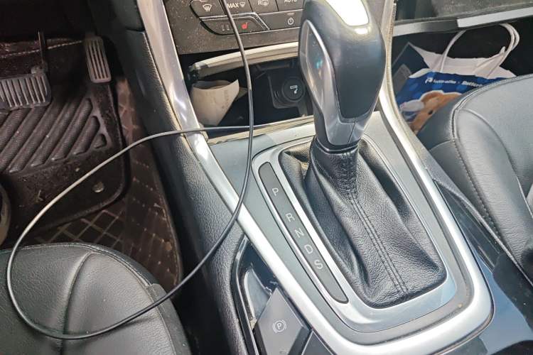 Used Ford Edge 2015 2.0T GTDi 4x4 High-Grade Model