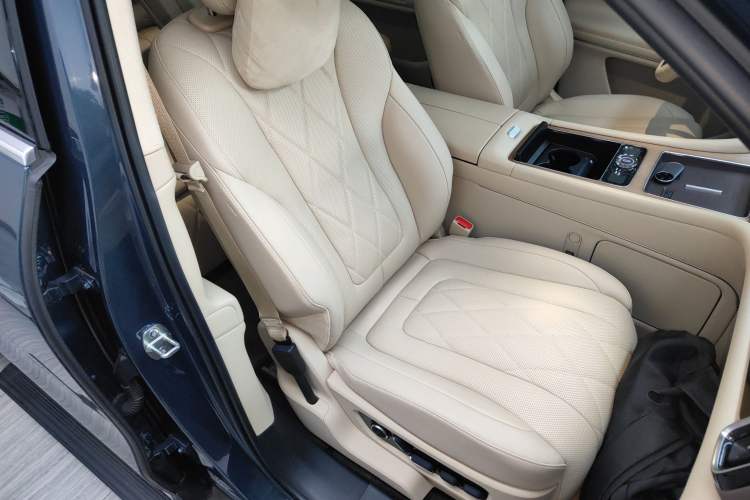 Used Hima AITO M9 2024 Range-Extended Ultra Version 42 kWh 6-Seater Model
