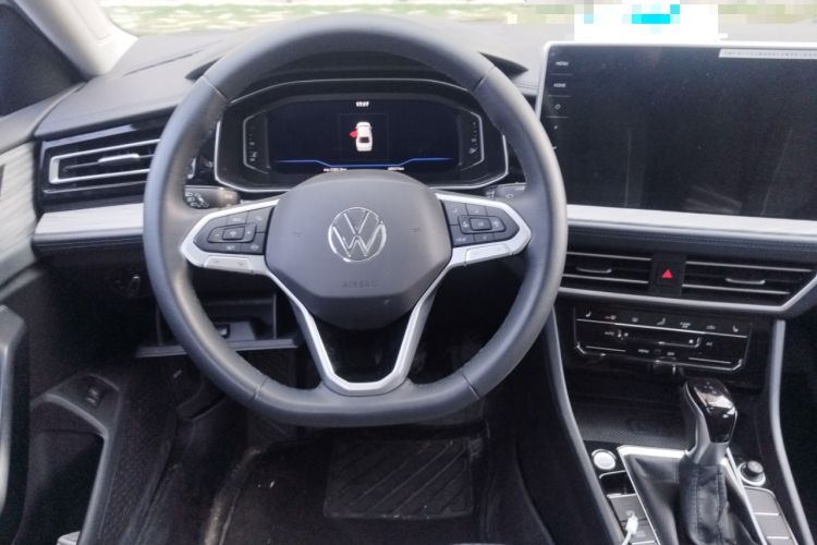 Used Volkswagen Sagitar 2023 280TSI DSG Excellence Plus Edition Steering Wheel