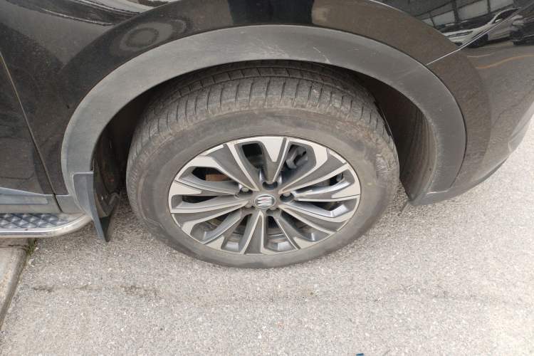 Used Buick Envision 2025 Encore Plus 28T Two-Wheel-Drive Platinum Edition