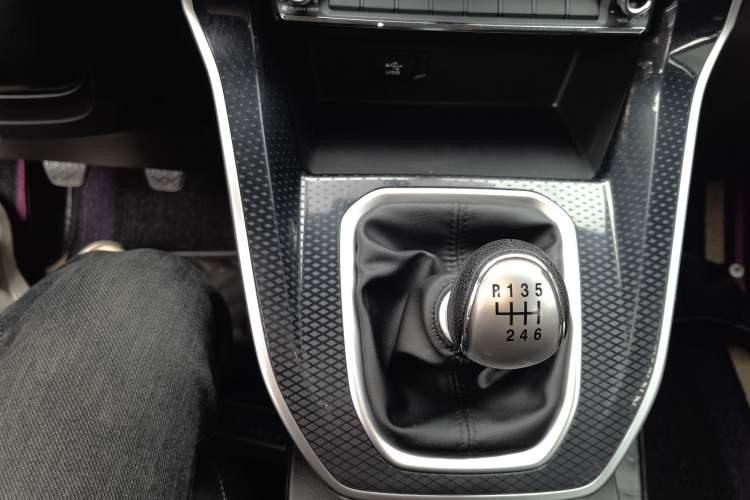 Used Haval M6 2023 PLUS 1.5T Manual Elite Smart Connectivity Model Gear Lever