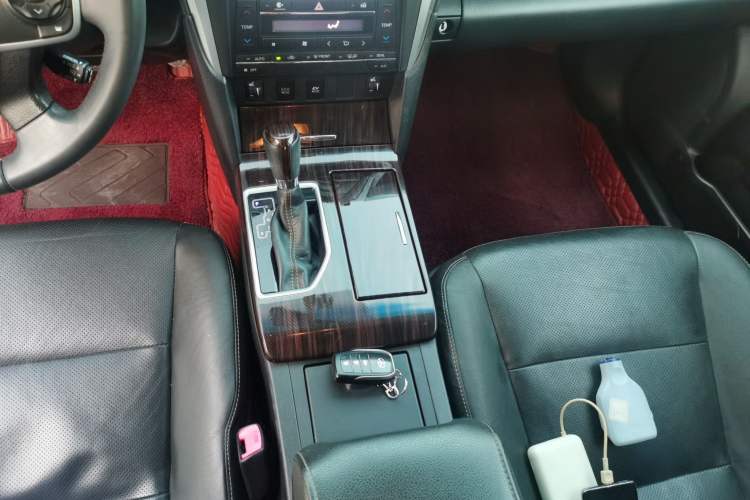 Used Toyota Camry 2016 Dual-Engine 2.5 HG 10th Anniversary Deluxe Navigation Edition