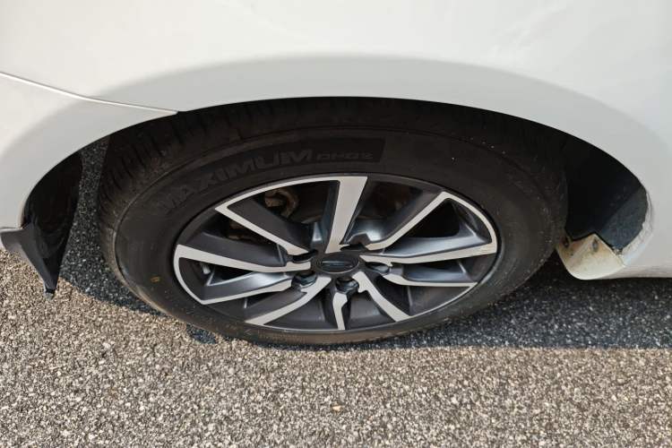 Used Geely Auto Emgrand 2019 Leading Edition 1.5L CVT Upward-Connected Model China VI Standard Right Rear Wheel Hub