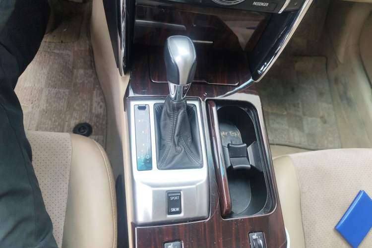 Used Toyota Reiz 2010 3.0V Fashion Flagship Edition
