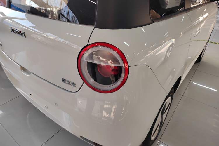 Used CHANGAN NEVO Lumin 2026 Model Treasure Edition 205km Passionate Beige Ningde Right Rear Taillight