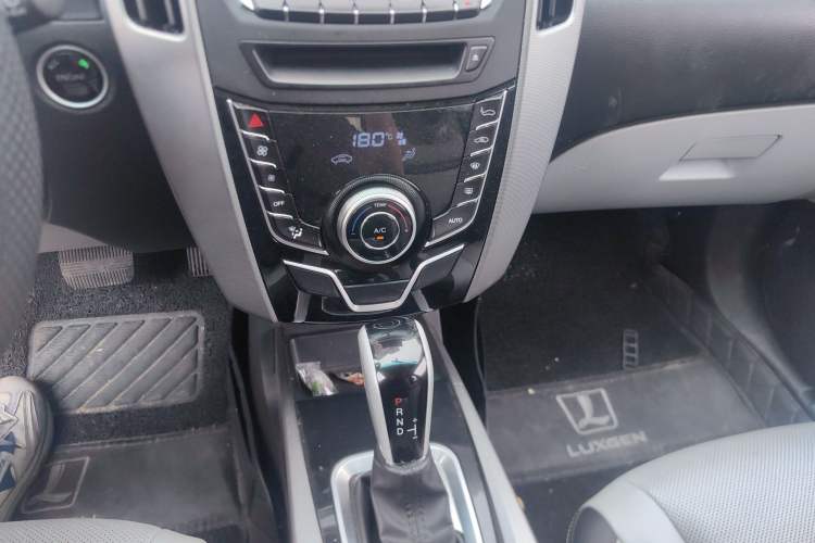 Used Luxgen U6 SUV 2014 2.0T ZhiZun Model