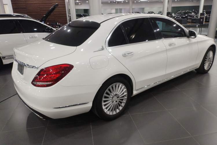 Used Mercedes-Benz C-Class 2015 Facelift C 180 L