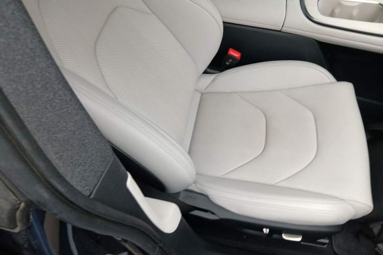 Used Xiaomi Auto SU7 2024 Rear-Drive Standard Founder Edition Right Front Seat