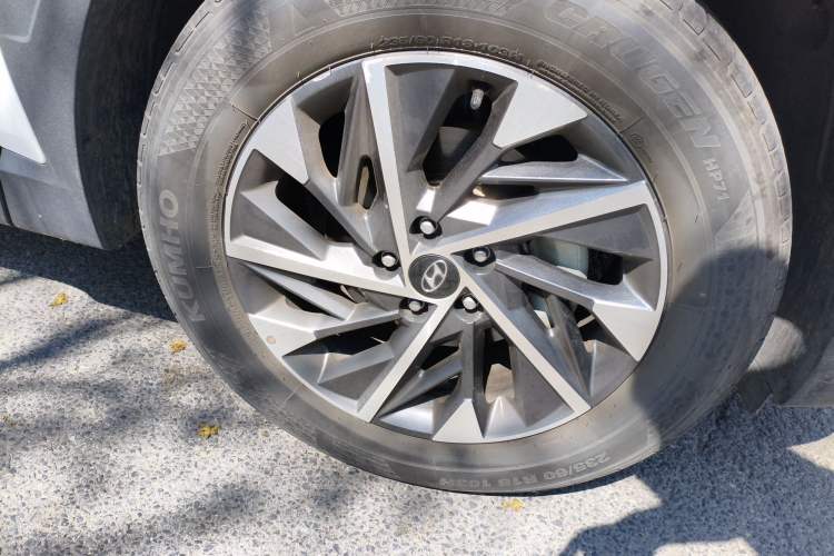 Used Hyundai Tucson 2021 Tucson L 1.5T DCT GLX Elite Edition Right Front Wheel Hub