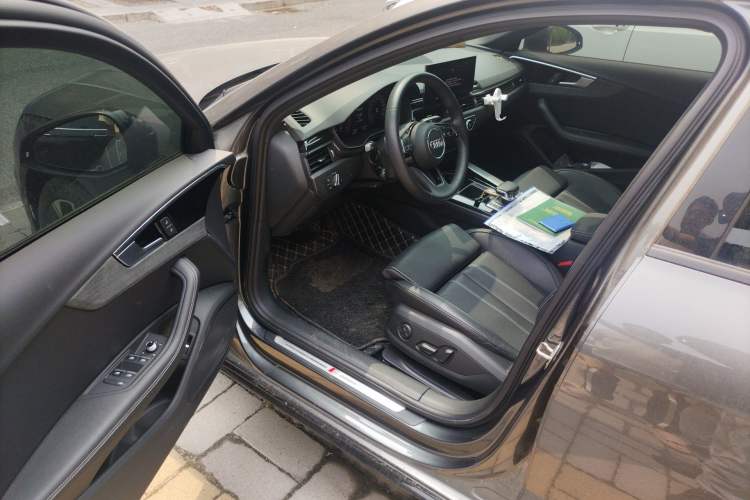 Used Audi A4L 2023 40 TFSI Luxury Dynamic Model
