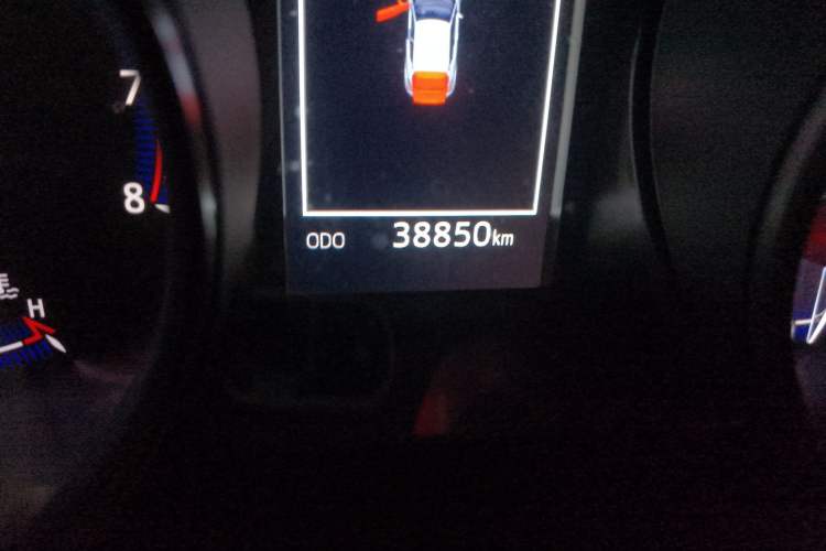 Used Toyota C-HR 2018 2.0L Leading Edition China V-standard Odometer Close Up