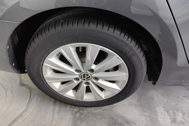 Used Volkswagen Sagitar 2015 230TSI Automatic Comfort Version