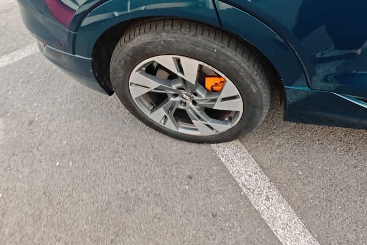 Used Audi e-tron 2019 55 quattro Technology Edition