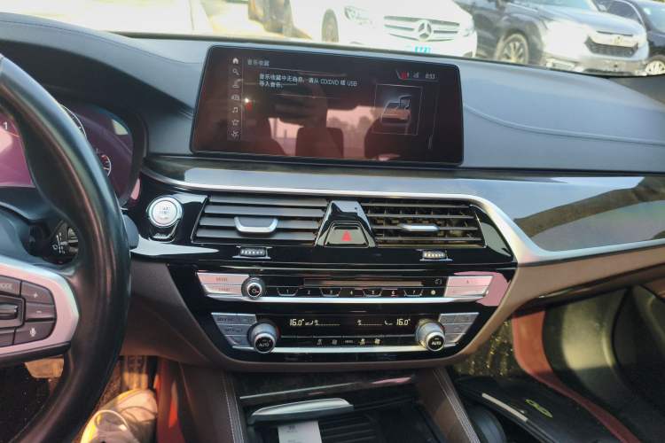 Used BMW 5 Series 2019 525Li M Sport Package