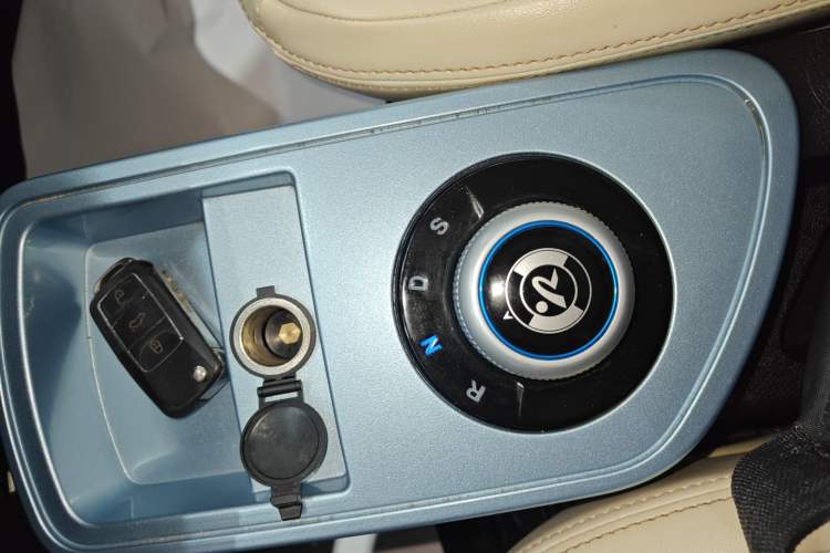 Used Brilliance Xinri i03A 2022 Online Ride-Hailing Custom Edition
