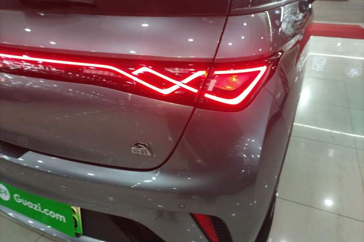 Used BYD Dolphin 2023 420 km Fashion Edition
