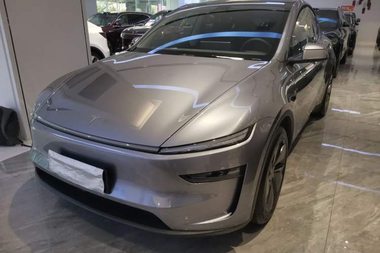 Used Tesla Model Y 2025 Rear-Wheel-Drive Version