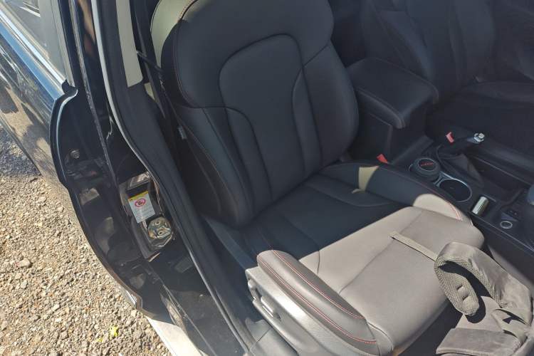 Used Haval H6 2015 Sport Edition 1.5T Automatic Two-Wheel Drive Luxury Model Right Front Seat