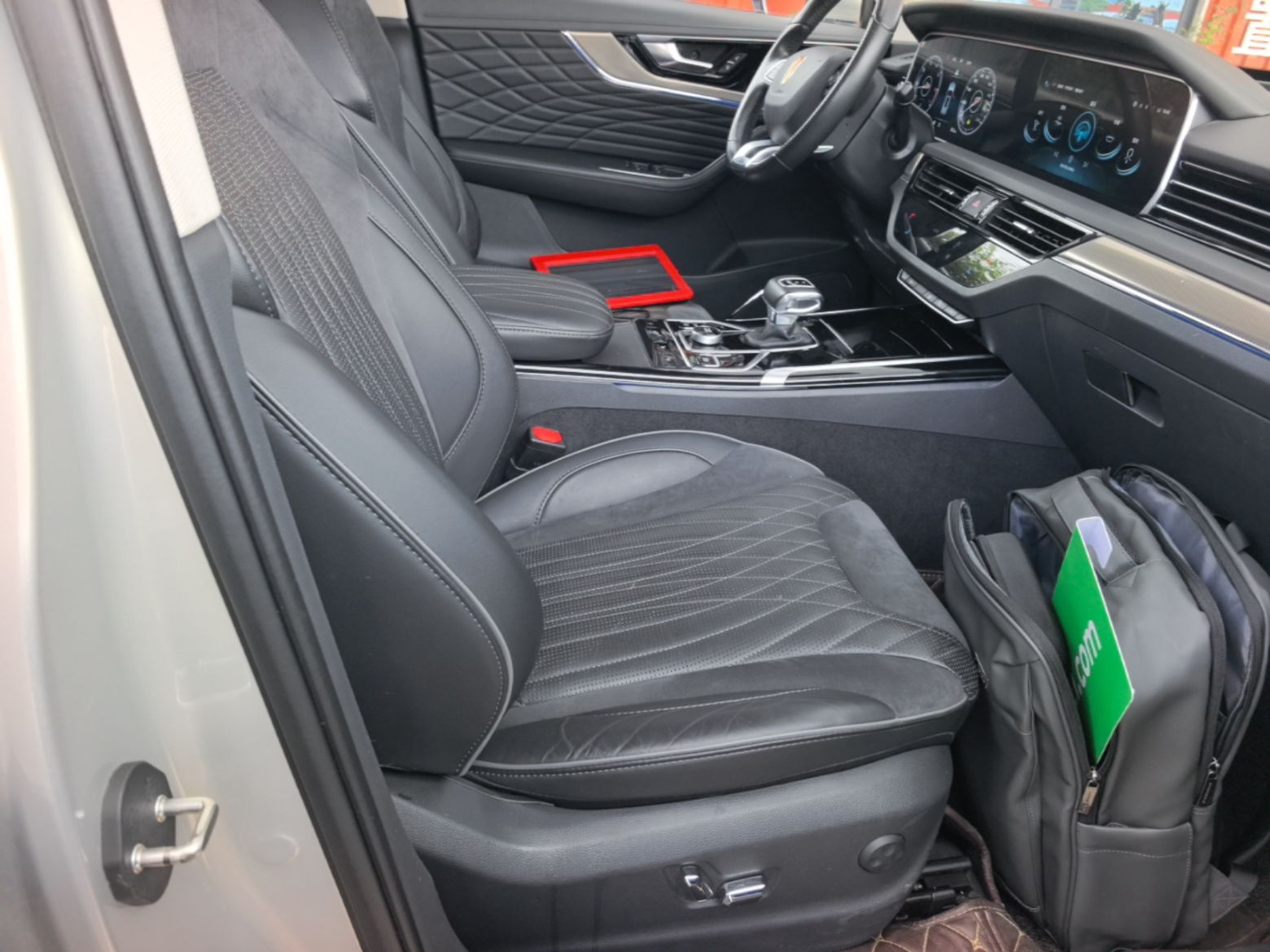 Hongqi HS5 2022 Facelifted Version 2.0T Smart Connect Flagship All-Wheel-Drive Edition — снимка 19