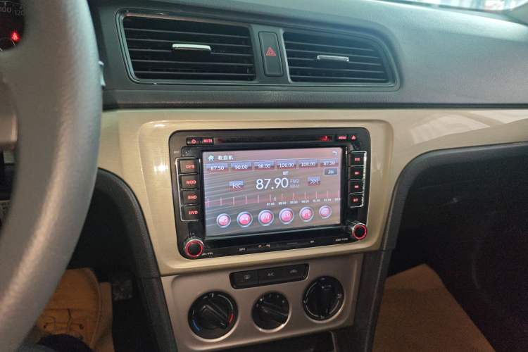 Used Volkswagen Lavida 2013 Revised Classic 1.6L Manual Fashion Edition
