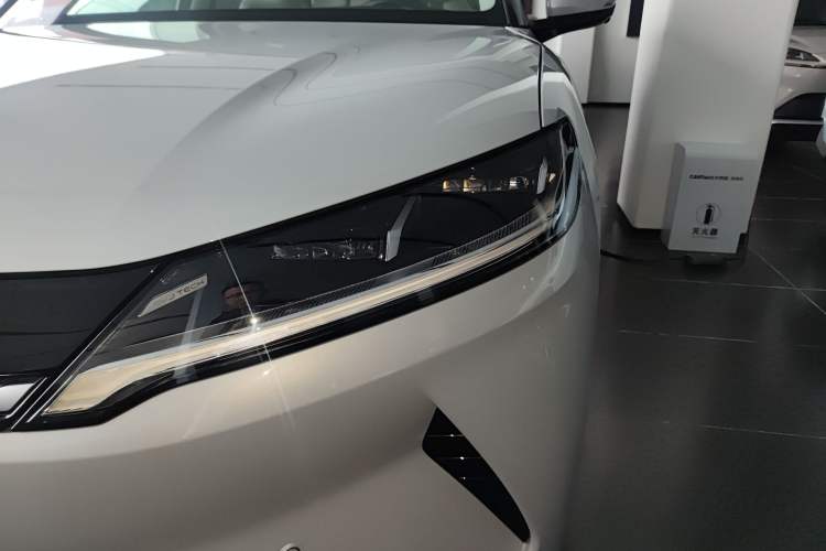 Used BYD Yuan UP 2025 Intelligent Driving Version 401 km Leading Edition