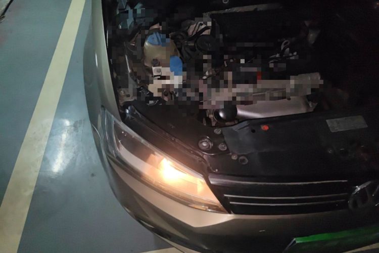 Used Volkswagen Sagitar 2012 1.6L Automatic Comfort Edition Right Front Headlight