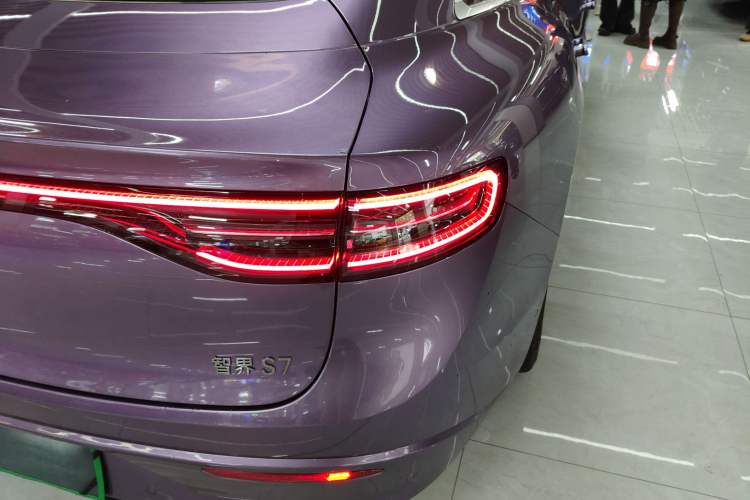 Used Hima Luxeed S7 2025 785 km Ultra