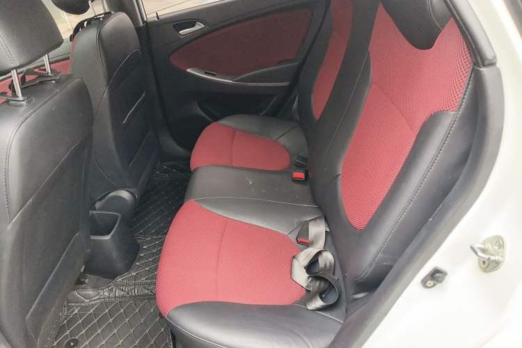 Used Hyundai Verna Ray 2014 1.4L Automatic GLX
