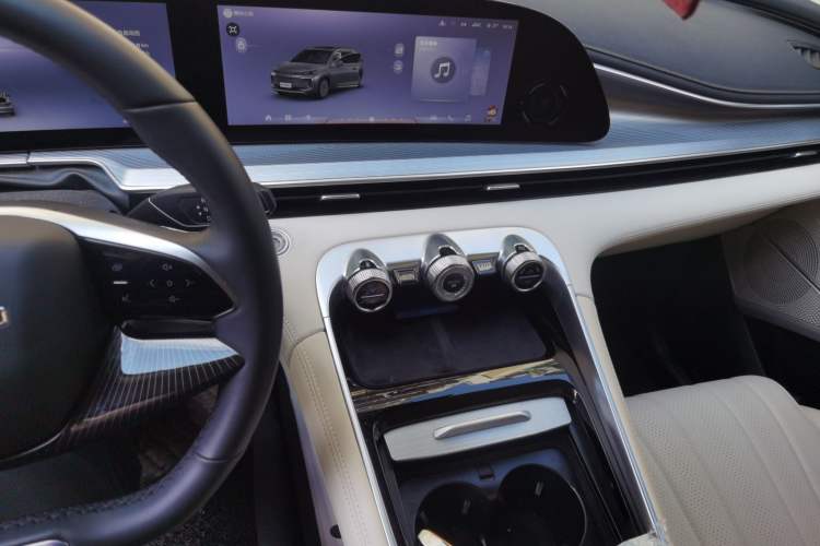 Used EXEED Lingyun 2024 300T Two-Wheel Drive Starlight Edition
