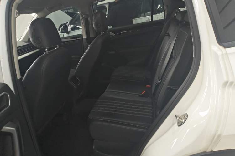 Used Volkswagen Tiguan L 2023 330TSI Automatic Two-Wheel Drive Comfort Edition Left Rear Seat