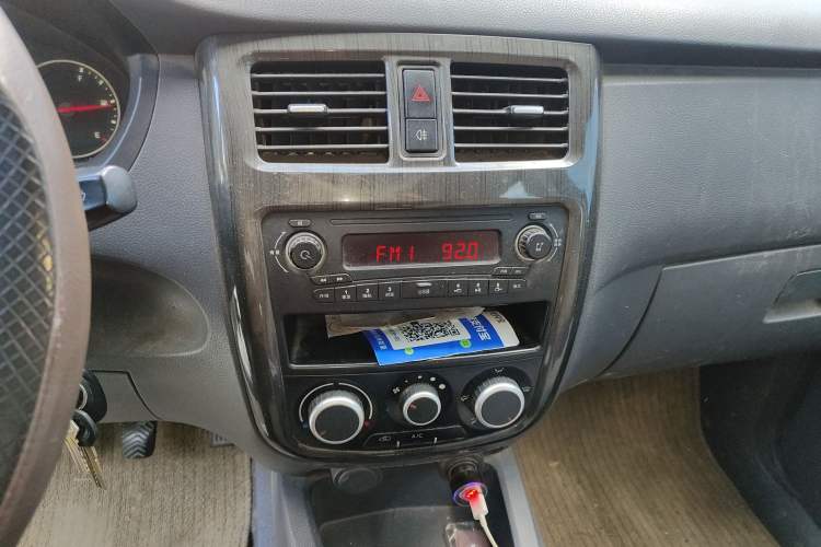 Used Wuling Rongguang V 2015 1.5L Base Version