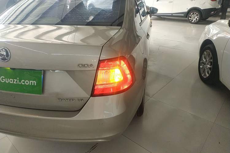 Used Skoda Rapid 2013 1.6L Automatic Smart Selection Model