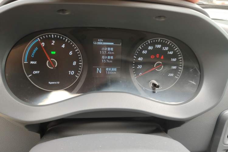 Used Wuling Yangguang 2024 300KM Comfort Version Passenger Van 75kW
