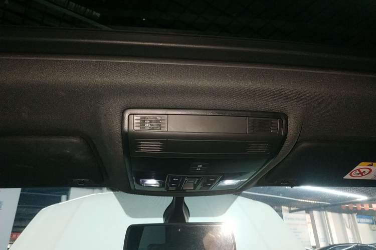 Used Volkswagen Tharu 2019 280TSI Two-Wheel Drive R-Line China VI Standard
