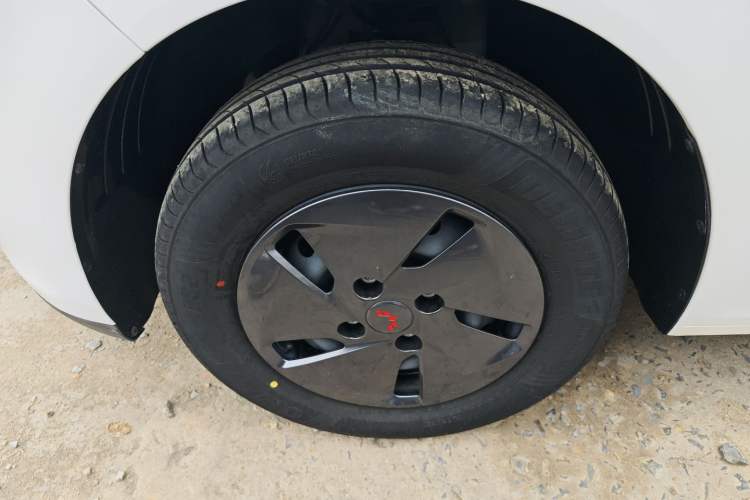 Used Wuling Hongguang New Energy 2025 Extended-Range Hybrid 50KM Comfort Version Exterior 2