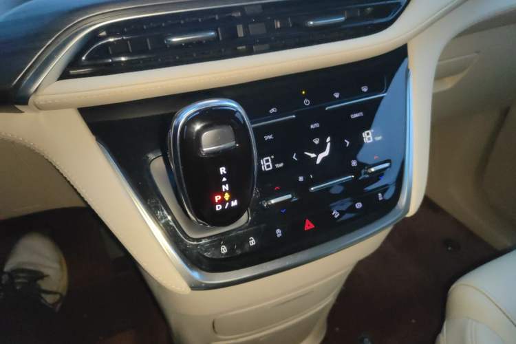 Used Buick GL8 2023 ES Lu Zun Luxury Model