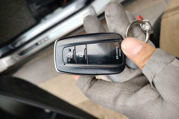 Used Toyota IZOA 2018 2.0L Yichi Edition China V Standard