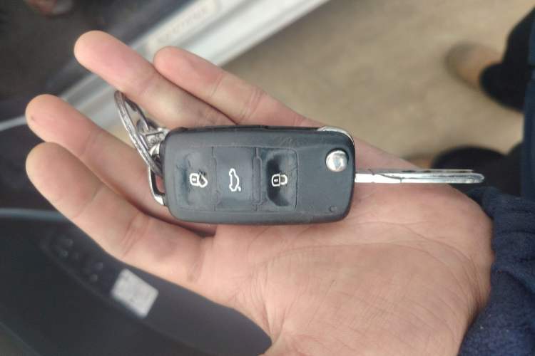 Used Volkswagen Santana 2015 1.6L Manual Comfort Edition
