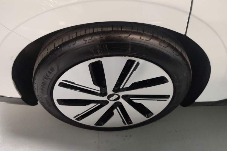 Used Geely Galaxy E8 2024 665 km Range Rear-Drive Starship Long-Range Version